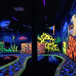 Minigolf Schwarzlicht Moonlight