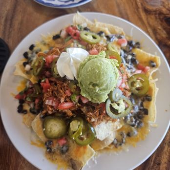 Sergio's Cantina - nachos con pollo - Mexican Near Me - Lahaina, Hawaii Sergio's Cantina - nachos con pollo - Mexican Near Me - Lahaina, Hawaii
