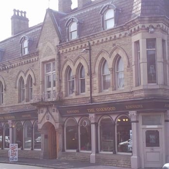 Oakwood - Pubs Near Me - Glossop, DBY