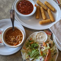 Boone County Family Restaurant - Chili, mozzarella sticks, salad