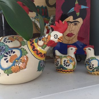 Cobalto Tiles - Hen decorative ceramic plus little salt and pepper ceramic shakers. - Building Supplies Near Me - Cabo San Lucas, BCS Cobalto Tiles - Hen decorative ceramic plus little salt and pepper ceramic shakers. - Building Supplies Near Me - Cabo San Lucas, BCS