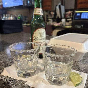 Grille 565 - Nicely done tequila shots! - American Near Me - Bellevue, Pennsylvania