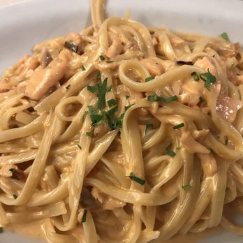 Pasqualino al Colosseo - Linguine al Salmone was amazing. - Italian Near Me - Rome, RM Pasqualino al Colosseo - Linguine al Salmone was amazing. - Italian Near Me - Rome, RM