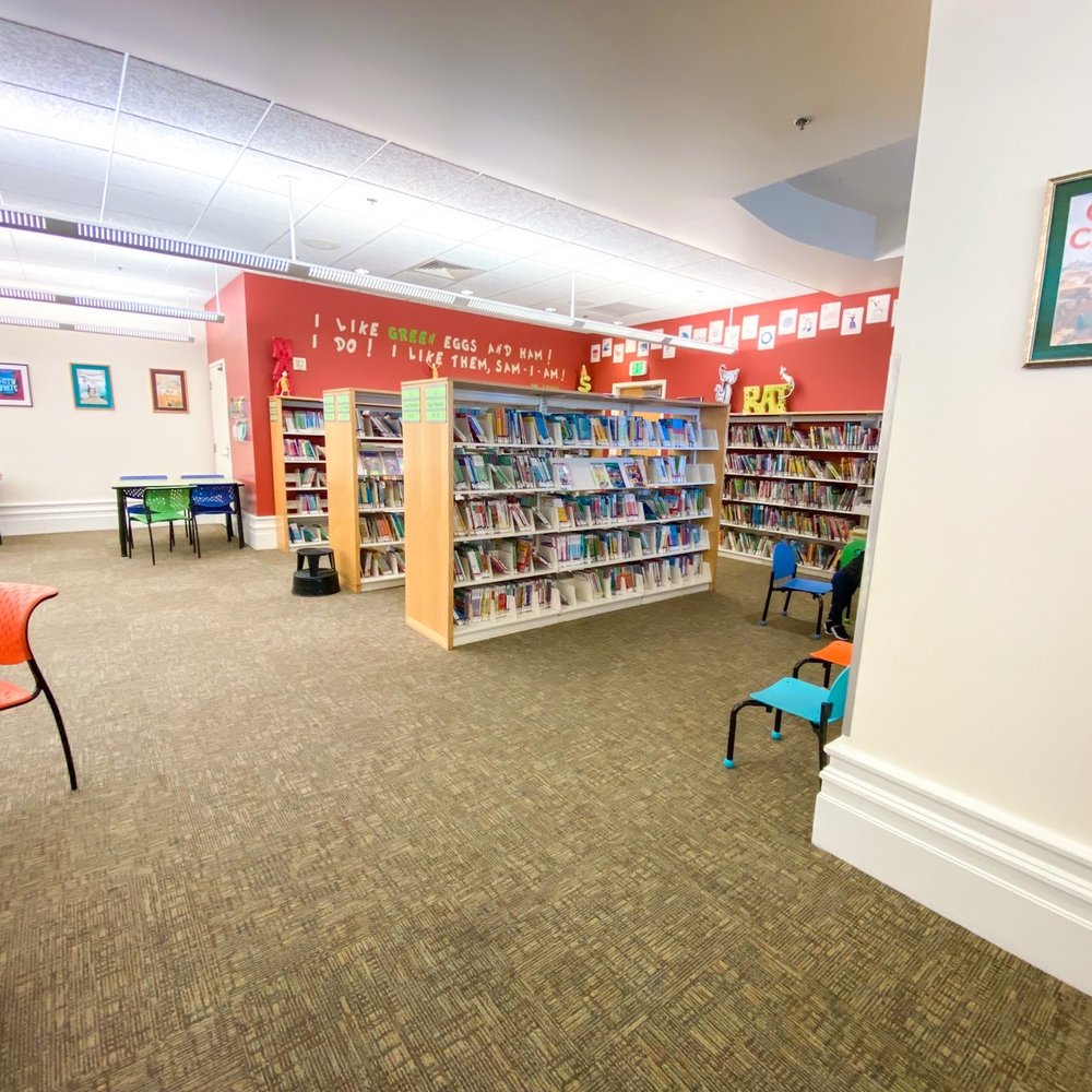 Lots of choices of children's books!