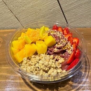 Blends Juice Bar - Island Bowl - Juice Bars & Smoothies Near Me - Happy Valley, Oregon