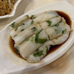 Steamed Rice Rolls with Cilantro R