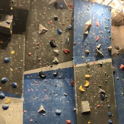 Le Crux Climbing- Laval - Some more difficult leading options
