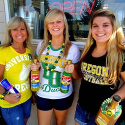 Go Ducks and Beavers ! We love game days !!!