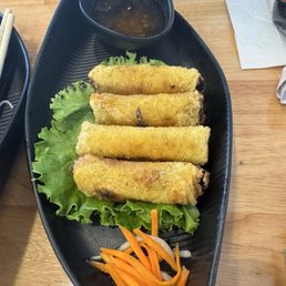 Crispy egg rolls with pork Crispy egg rolls with pork