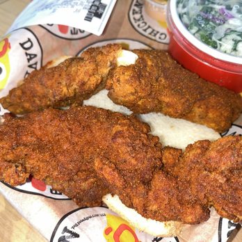 Dave's Hot Chicken - Chicken Shop Near Me - Howell, Michigan