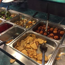 Dragon Wall Restaurant - Awchentic Chinese buffet! They serve shrimp and snow crab legs for only 10.99$ per adult on Friday.Many choices for free drinks,