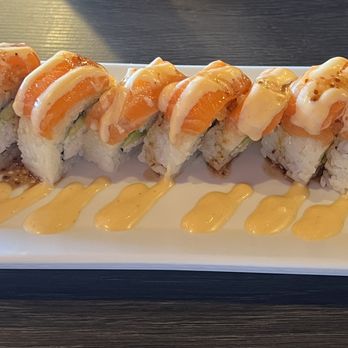 Yoshiharu Ramen - salmon lover roll - Ramen Near Me - Corona, California Yoshiharu Ramen - salmon lover roll - Ramen Near Me - Corona, California