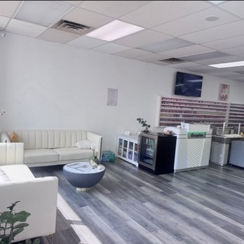 Alo Nails - The waiting area is comfortable, elegant, and gives the salon a very relaxing and luxurious feel. - Nail Salons Near Me - Terre Haute, Indiana Alo Nails - The waiting area is comfortable, elegant, and gives the salon a very relaxing and luxurious feel. - Nail Salons Near Me - Terre Haute, Indiana