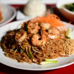 Red Bar Sushi & Best Thai Kitchen