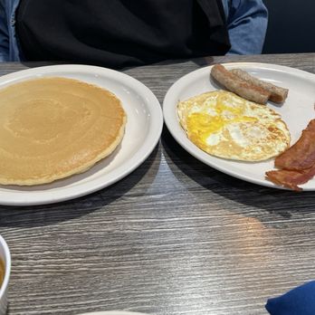 Mimi's Star Café - Breakfast & Brunch Near Me - Dallas, Texas