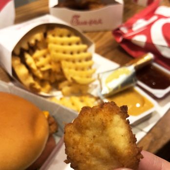 Chick-fil-A - Spicy chicken nuggets 5/5 - Fast Food Near Me - Toronto, Ontario