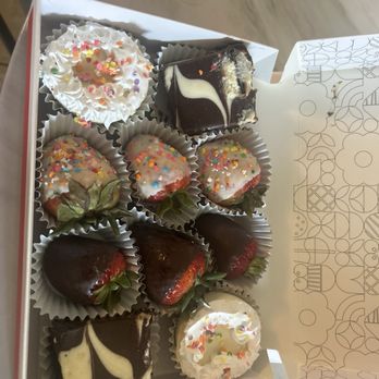 Edible Arrangements - Gift Shops Near Me - San Gabriel, California