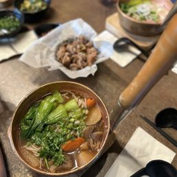 Beef Stew Rice Noodles 老广牛腩米线