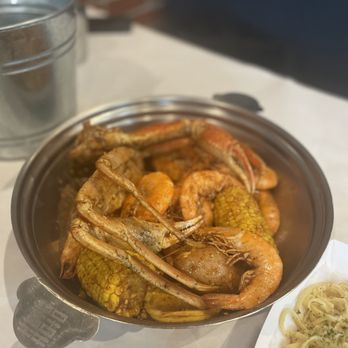 Cap't Loui - 1 pound of snow crab, 1 pound of shrimp - Seafood Near Me - Cupertino, California Cap't Loui - 1 pound of snow crab, 1 pound of shrimp - Seafood Near Me - Cupertino, California