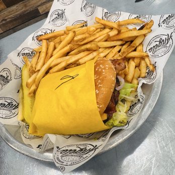 Angelo's Burgers - Cheeseburger Combo* - Burgers Near Me - Anaheim, California Angelo's Burgers - Cheeseburger Combo* - Burgers Near Me - Anaheim, California