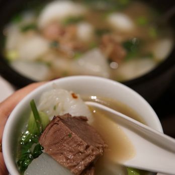 Uluh - HK Style Boneless Short Ribs in Clear Broth - Tea Rooms Near Me - New York, New York