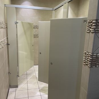 Flathead Lake Brewing Co. Pubhouse - Again, clean restrooms. - American Near Me - Bigfork, Montana Flathead Lake Brewing Co. Pubhouse - Again, clean restrooms. - American Near Me - Bigfork, Montana