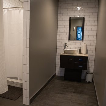 Jesse James Fit - Flower Mound - Mens Shower room - Trainers Near Me - Flower Mound, Texas