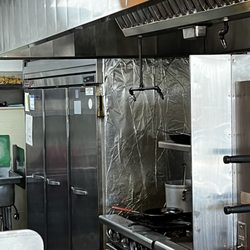 Louie's Chicken Cafe - Kitchen