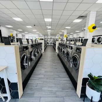 Laundrybee - Interior - Laundromat Near Me - Oakland Gardens, New York Laundrybee - Interior - Laundromat Near Me - Oakland Gardens, New York
