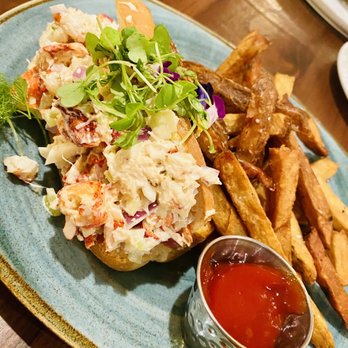 River & Fort - Lobster roll - Bars Near Me - SAINT AUGUSTINE, Florida River & Fort - Lobster roll - Bars Near Me - SAINT AUGUSTINE, Florida