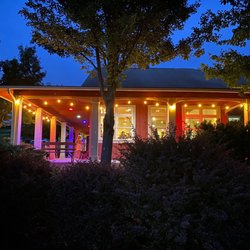 Rooster Hill Vineyards - Outside deck