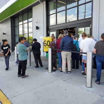 Amazon Fresh - Waiting in line - Grocery Near Me - Federal Way, Washington Amazon Fresh - Waiting in line - Grocery Near Me - Federal Way, Washington