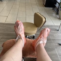 Happy Nails