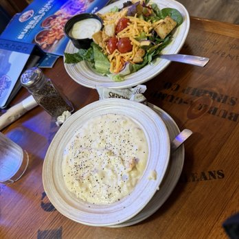 Bubba Gump Shrimp - Clam chowder and salad - Seafood Near Me - Long Beach, California Bubba Gump Shrimp - Clam chowder and salad - Seafood Near Me - Long Beach, California
