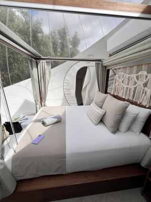 Campera Hotel Bubble by null