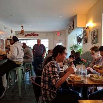 Hatch 44 Cafe - Interior - Cafes Near Me - Metuchen, New Jersey