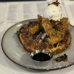Sunny Hyde Up - Spicy chicken and waffles
