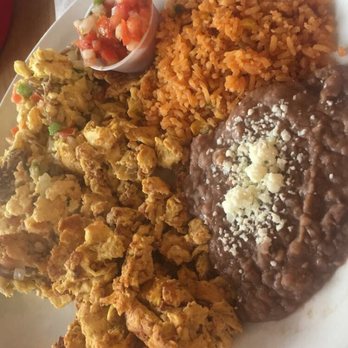 Broken Yolk Cafe - Huevo con chorizo and machaca - Breakfast & Brunch Near Me - Costa Mesa, California