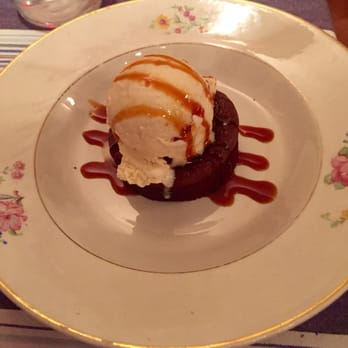 El Salón - Chocolate fondant with vanilla icecream - Mediterranean Near Me - Barcelona, B