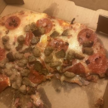 Tin Lizard Bar & Grill - Meat lovers pizza stuck to the box. No pizza board under the pizza, barely sliced. All around poor quality. - American Near Me - East Peoria, Illinois Tin Lizard Bar & Grill - Meat lovers pizza stuck to the box. No pizza board under the pizza, barely sliced. All around poor quality. - American Near Me - East Peoria, Illinois