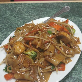 China Restaurant - Vegetable flat noodles - Chinese Near Me - Warrenton, Virginia China Restaurant - Vegetable flat noodles - Chinese Near Me - Warrenton, Virginia