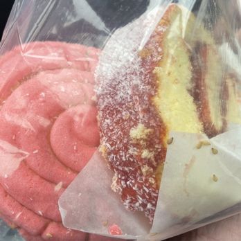 El Pueblo Market - a person holding a bag of cookies - Tacos Near Me - Eureka, California El Pueblo Market - a person holding a bag of cookies - Tacos Near Me - Eureka, California