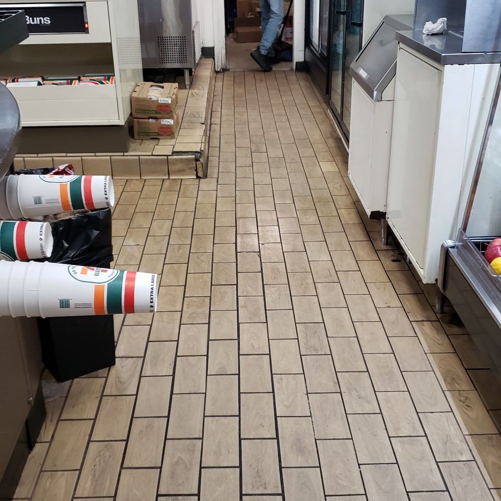 7-Eleven - the inside of a fast food restaurant - Convenience Stores Near Me - Hempstead, New York