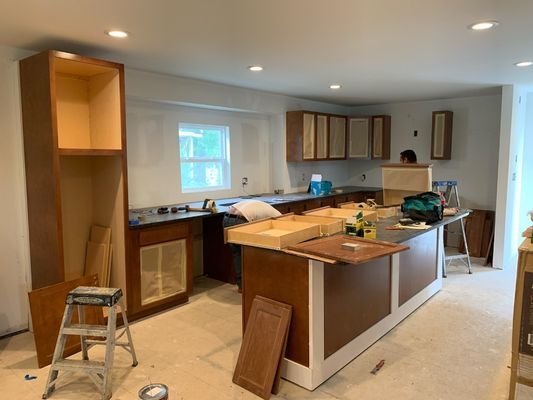 Kitchen Renovation Project - We pride ourselves in the fact that we've done great interior painting jobs throughout the years. This is a project where the client reached out to have his kitchen renovated. Reach out if you're looking for this same kind of quality!