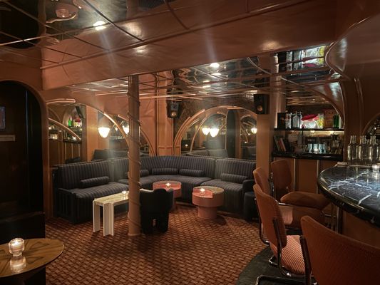 Experimental Cocktail Club by null