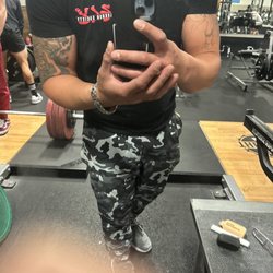 LA Fitness - Flexin