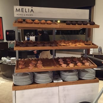 Meliá Barajas - Breakfast buffet - Hotels Near Me - Madrid, M