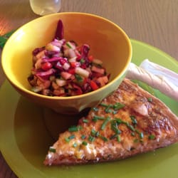 En Tout Sens Bis - Tarte oignons confits carotte ciboulette + salade