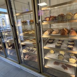 Lesley Bakery y Pasteleria - Selection of sweet breads