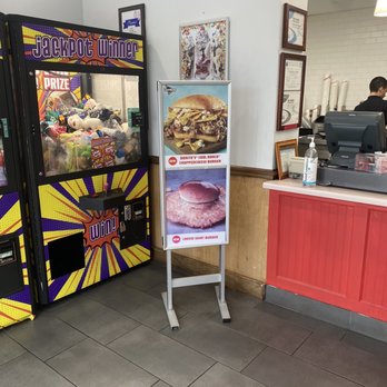 Friendly's - Burgers Near Me - Cinnaminson, New Jersey